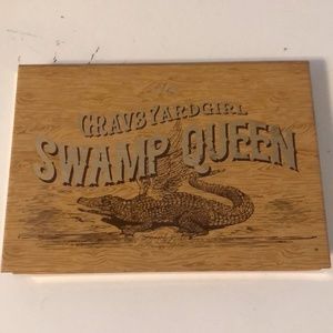 Swamp Queen Eyeshadow Palette